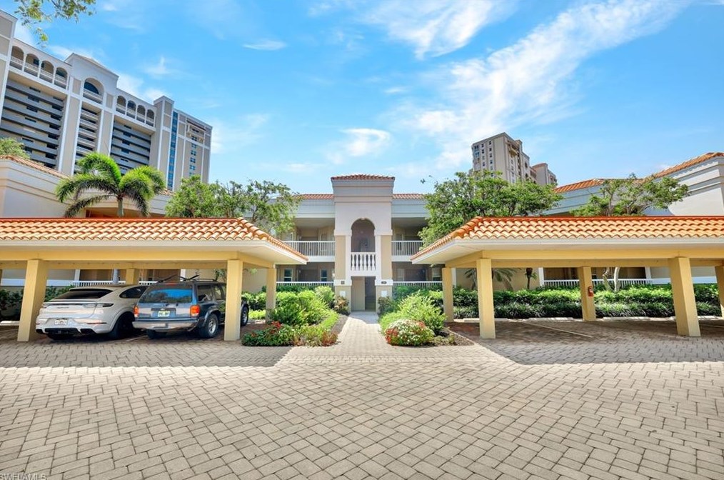 6549 Marissa Loop, Naples FL  34108-7202 exterior