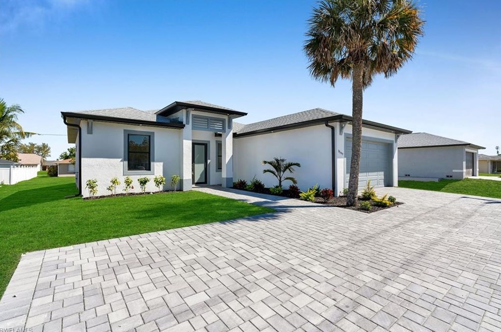318 Van Loon Ter, Cape Coral, FL 33990-1079
