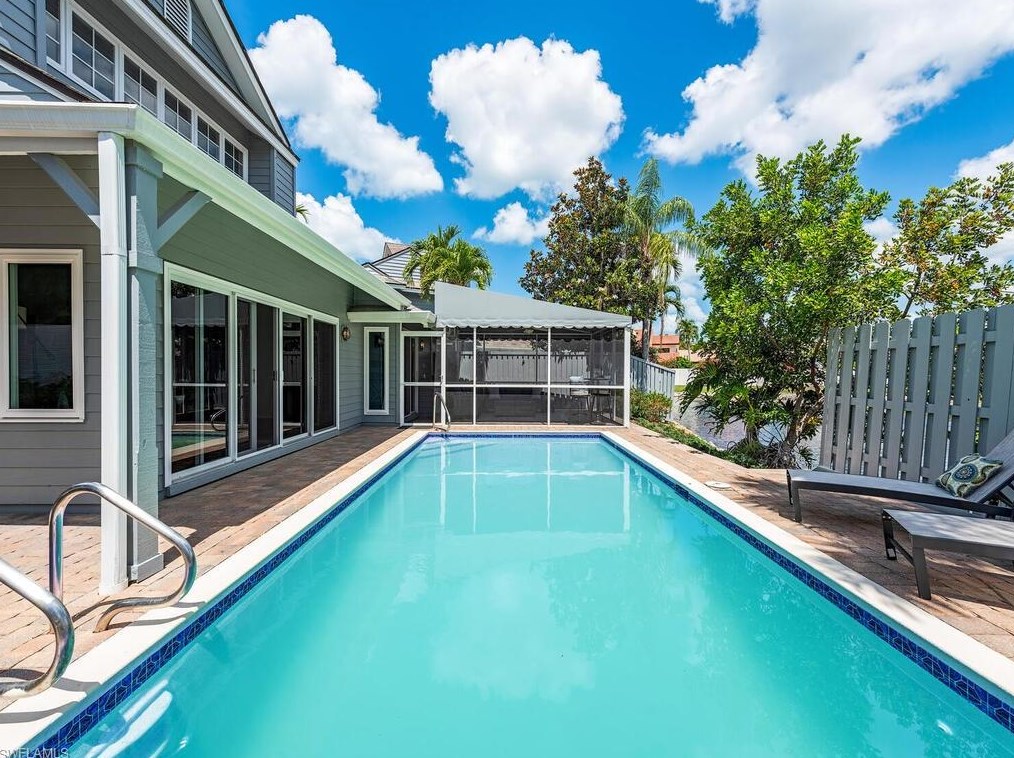 645 Bridgeway Ln, Naples FL 34108-2777 exterior