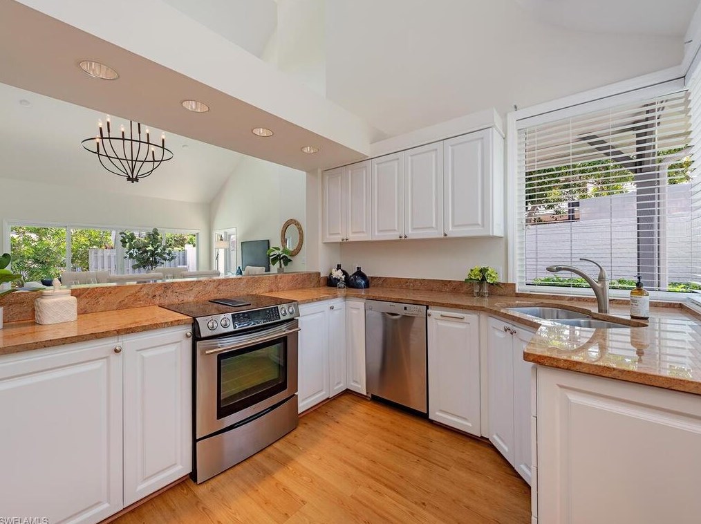 645 Bridgeway Ln, Naples FL 34108-2777 exterior