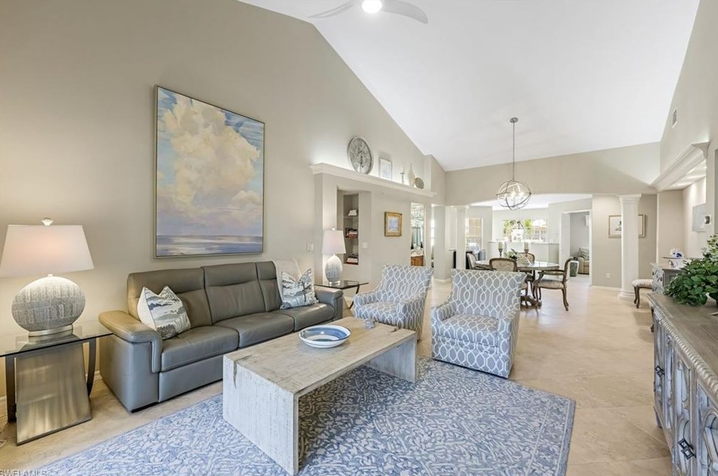 6825 San Marino Dr, Naples, FL 34108-5530