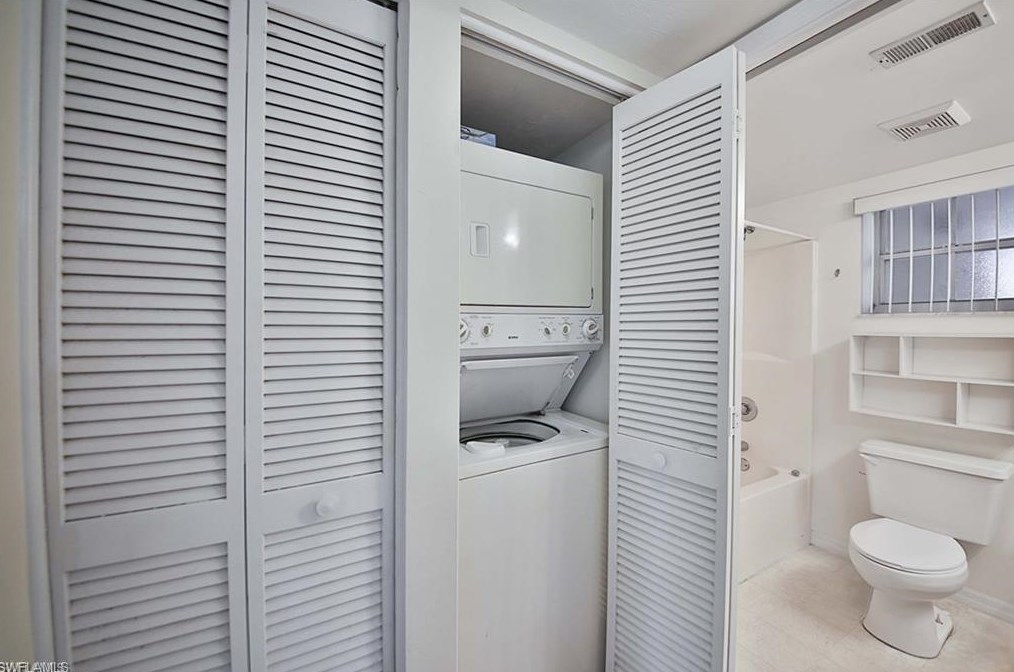 481 Quail Forest Blvd, Naples FL  34105-5569 exterior