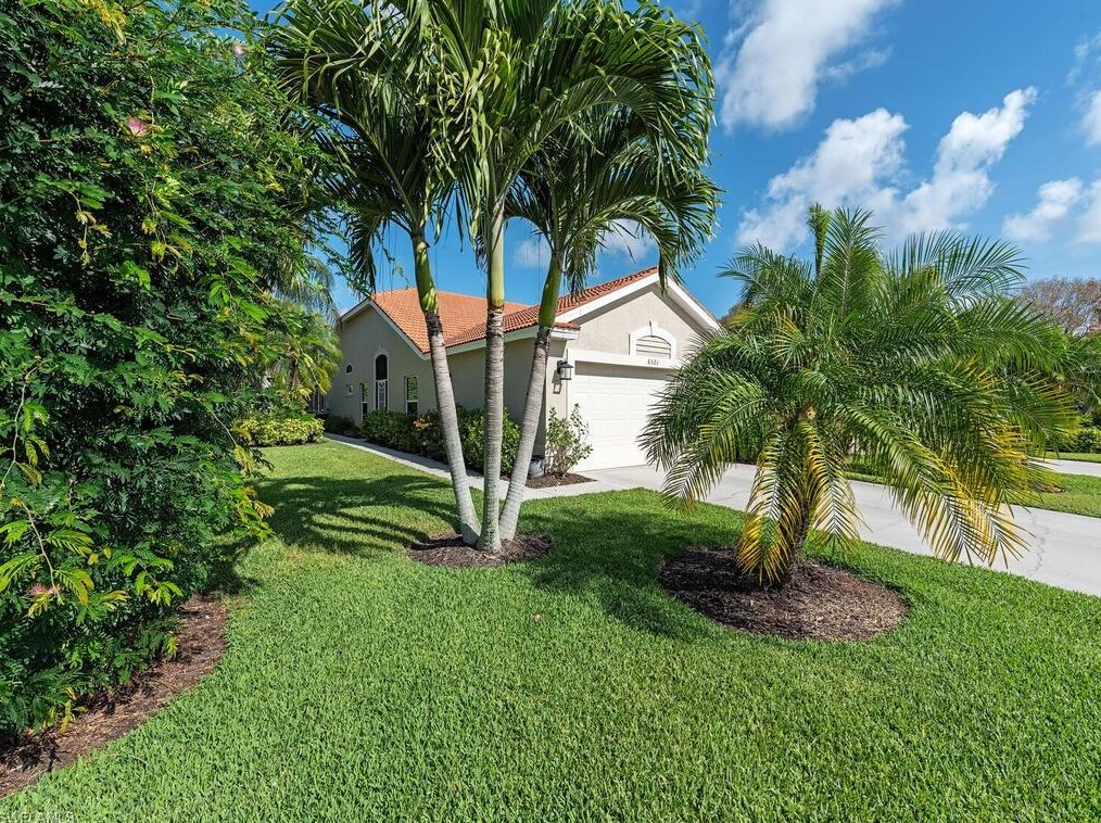 6521 Castlelawn Pl, Naples, FL 34113-1613