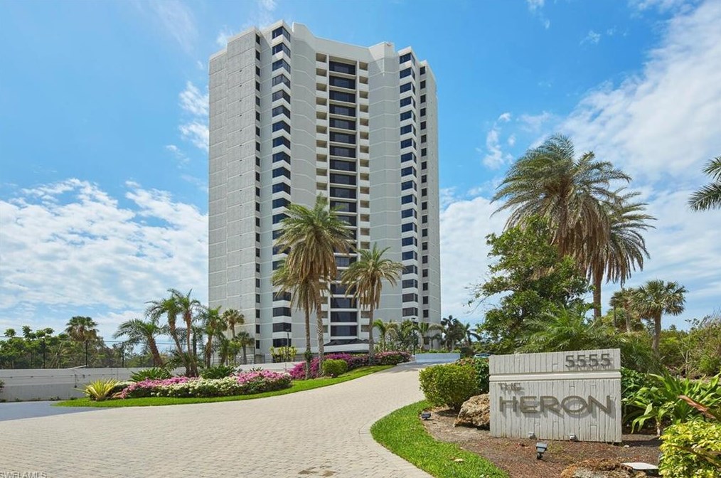 5555 Heron Point Dr, Naples FL 34108-2708 exterior