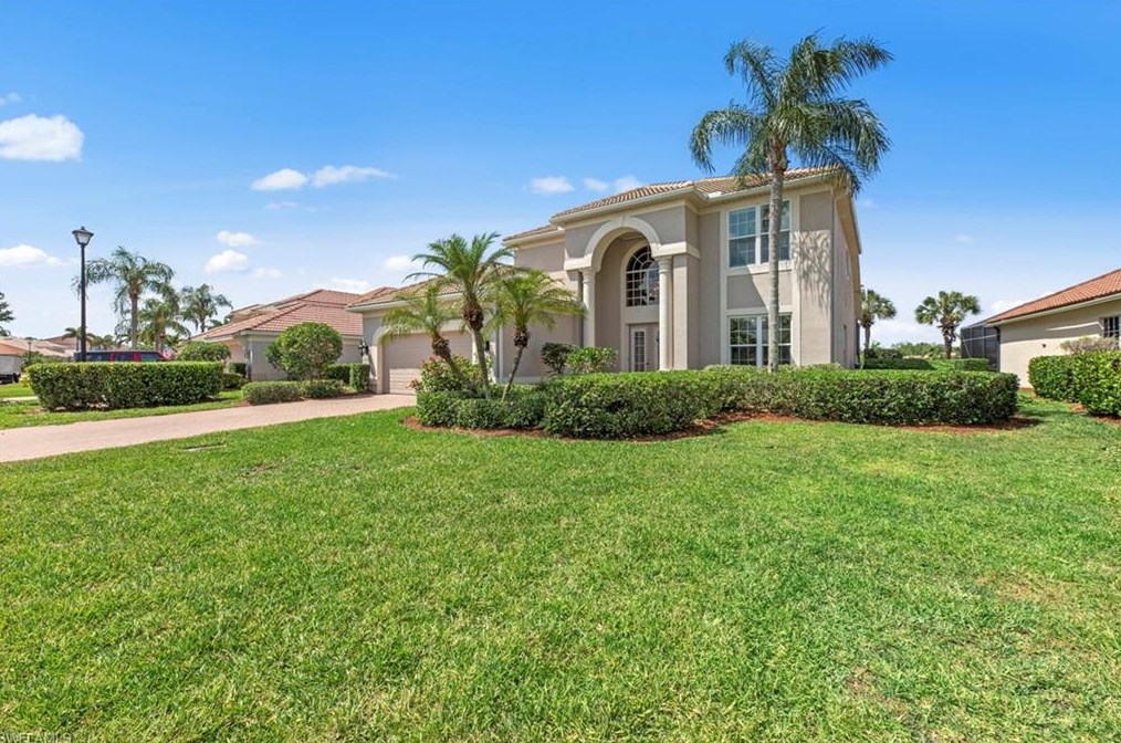 9094 Links Dr, Fort Myers, FL 33913-7083