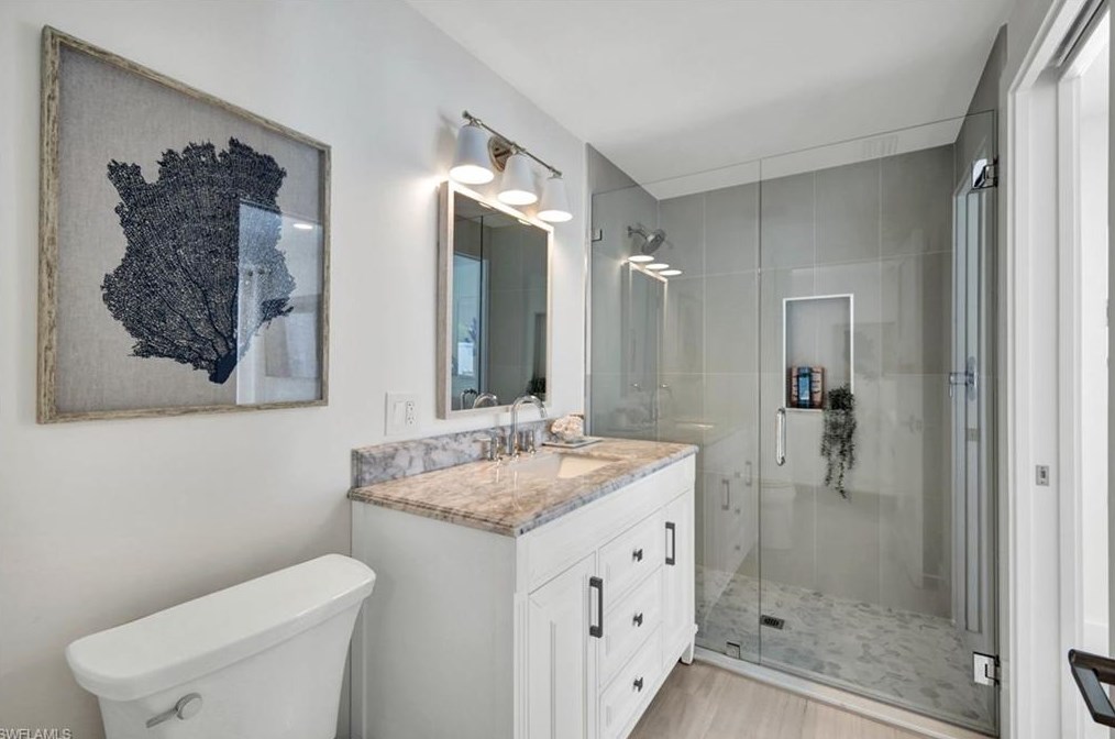 831 102 Ave, Naples FL 34108-3216 exterior