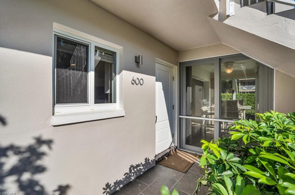 600 7th Ave, Naples FL 34102-6714 exterior