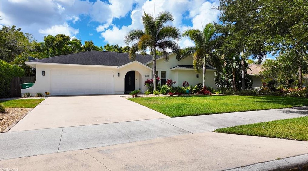 2548 River Reach Dr, Naples, FL 34104-6929