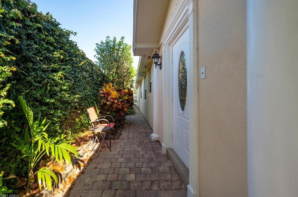 3408 Cayman Ln, Naples, FL 34119-1609
