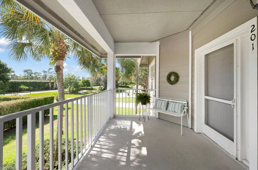 486 Edgemere Way, Naples, FL 34105-7189