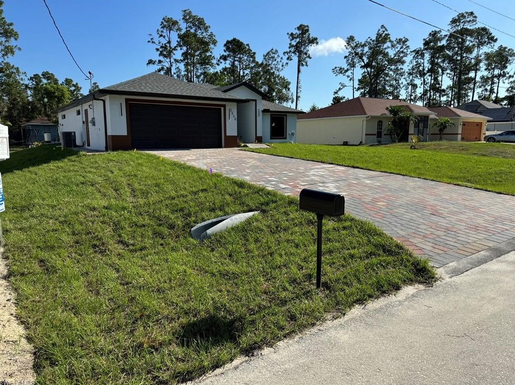 5548 Burr St, Lehigh Acres, FL 33971-6475