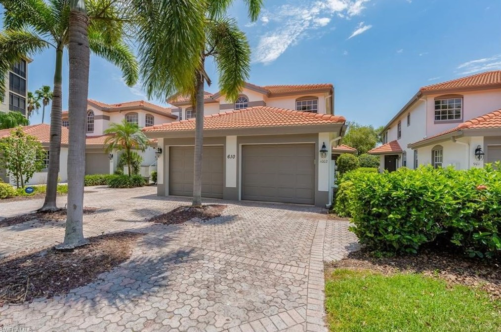 610 Laguna Royale Blvd, Naples, FL 34119-4680