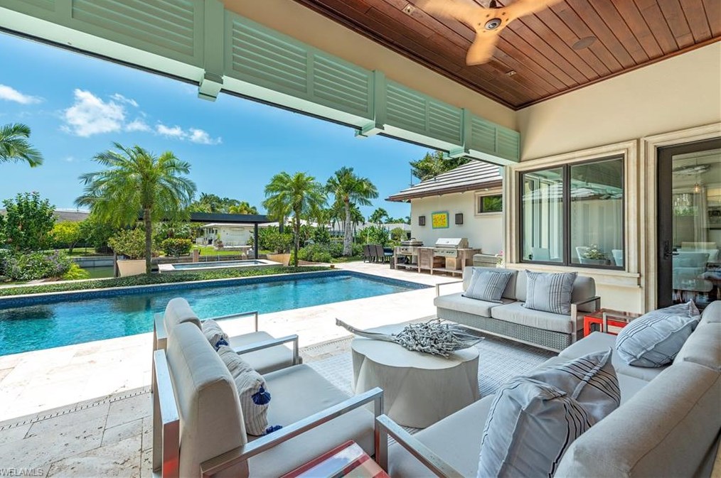 1245 Tuna Ct, Naples FL  34102-1544 exterior