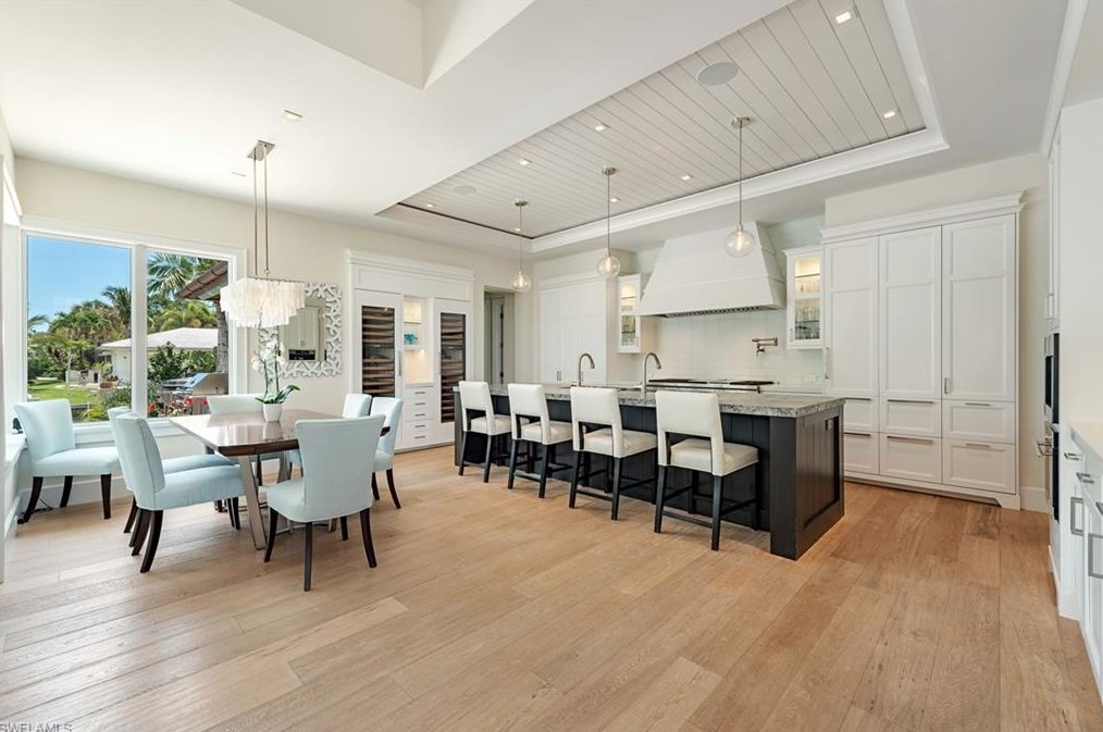 1245 Tuna Ct, Naples FL  34102-1544 exterior
