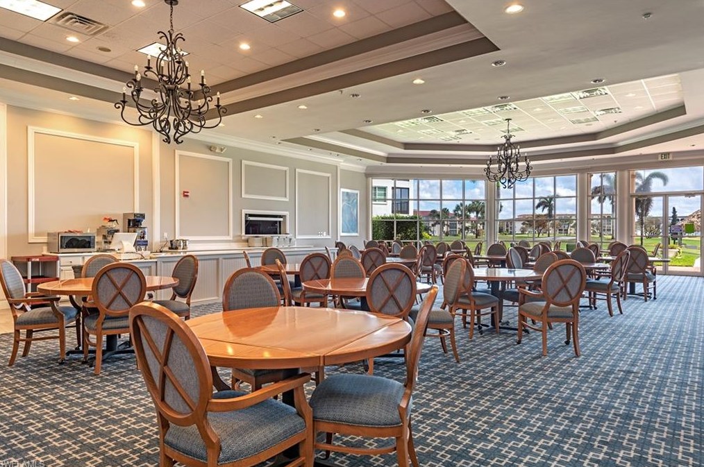 21 High Point Cir, Naples FL 34103-4280 exterior