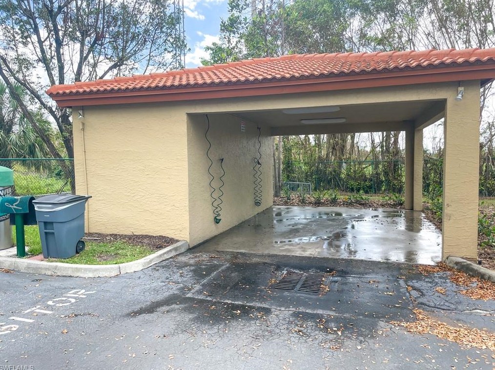 8851 Colonnades Ct, Bonita Springs FL 34135-7877 exterior