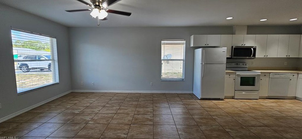 2400 Terrace Ave, Naples, FL 34116-0043
