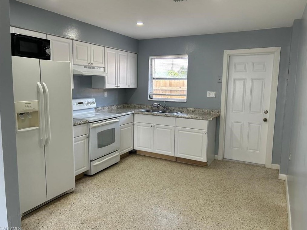 3131 Francis Ave, Naples FL 34112-3815 exterior