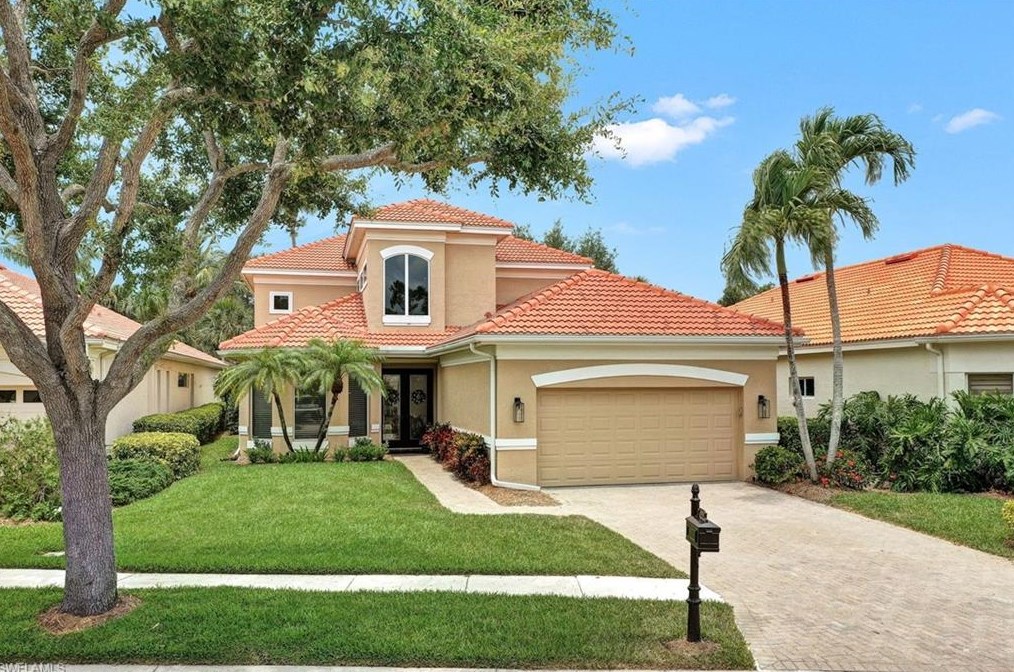 9231 Troon Lakes Dr, Naples FL  34109-4317 exterior