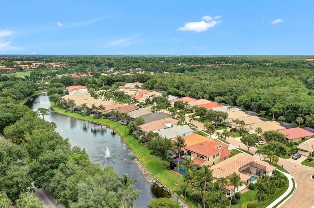 9231 Troon Lakes Dr, Naples FL  34109-4317 exterior
