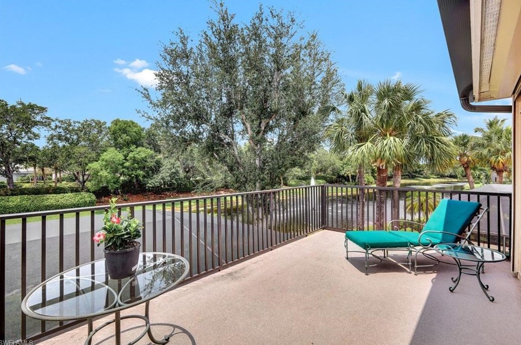 9231 Troon Lakes Dr, Naples FL  34109-4317 exterior