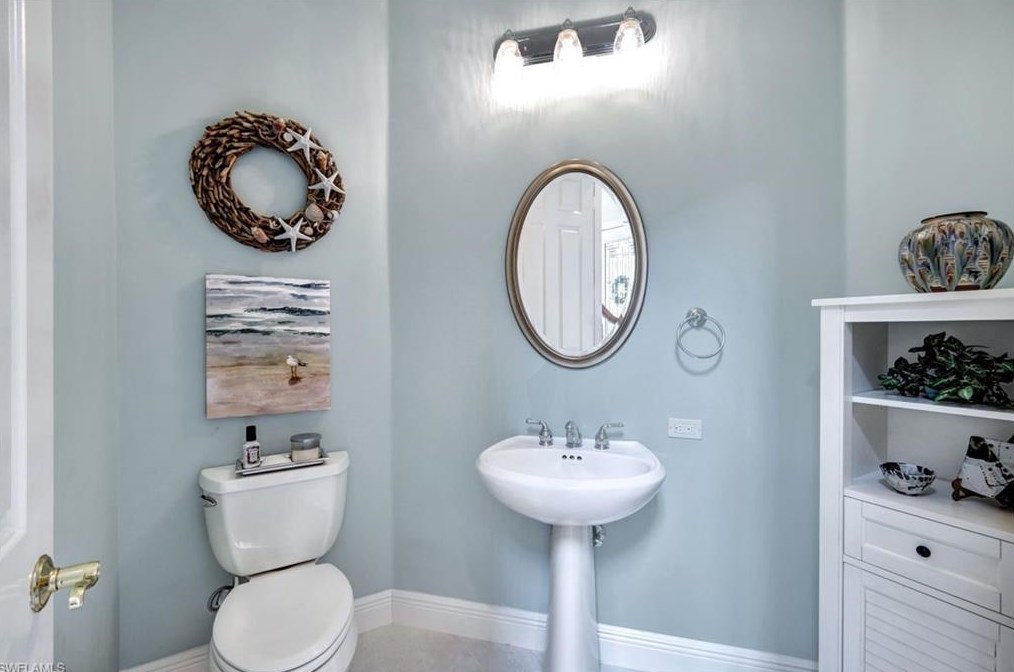 9231 Troon Lakes Dr, Naples FL  34109-4317 exterior