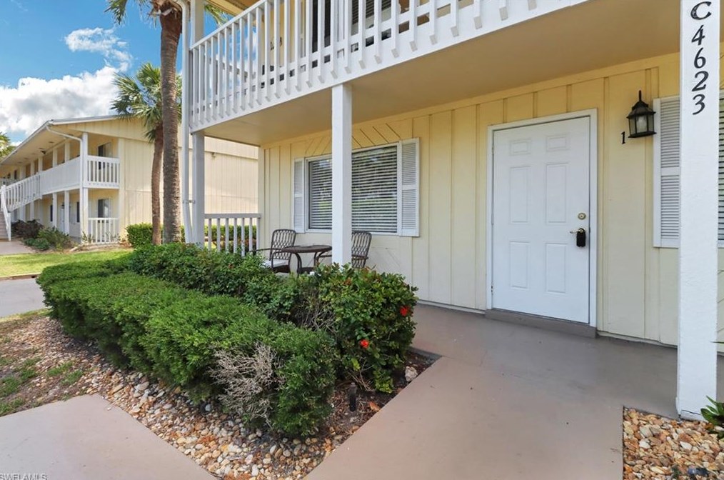 4623 Bayshore Dr #c1, Naples, FL 34112