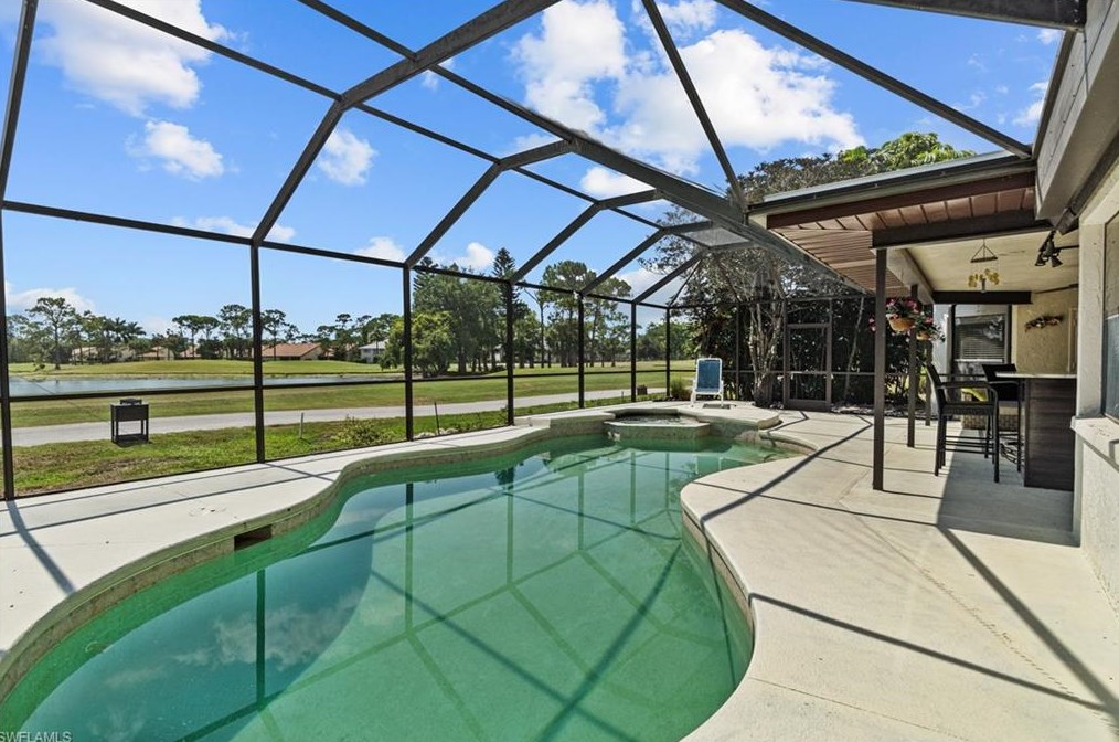 117 Muirfield Cir, Naples, FL 34113-8927