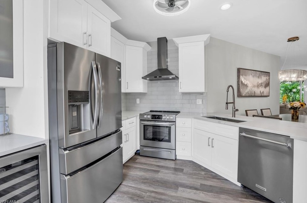 3730 Fieldstone Blvd, Naples FL  34109-0728 exterior