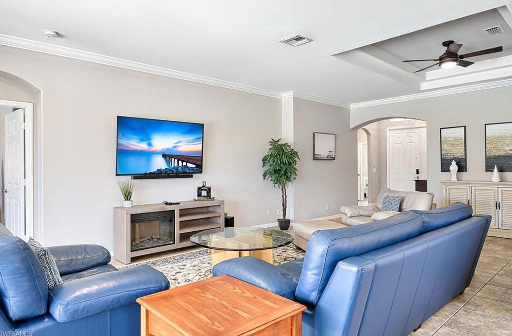 5572 Lago Villaggio Way, Naples FL 34104-5737 exterior