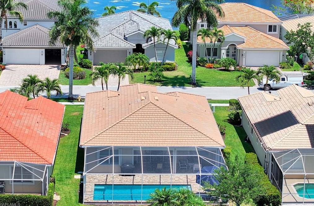 5572 Lago Villaggio Way, Naples FL 34104-5737 exterior