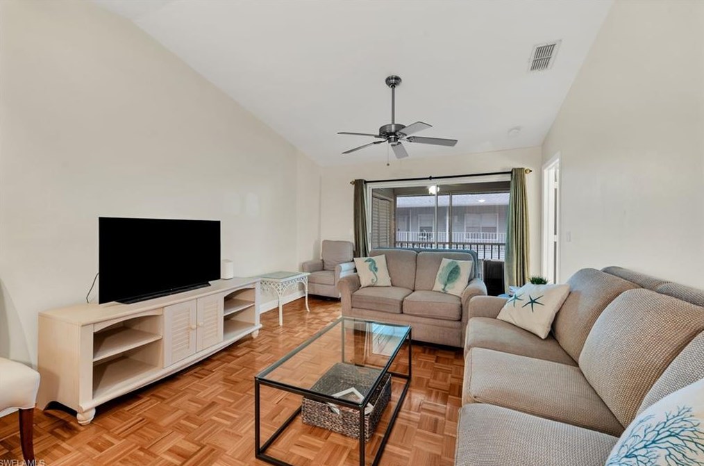 1933 Courtyard Way #d-202, Naples, FL 34112
