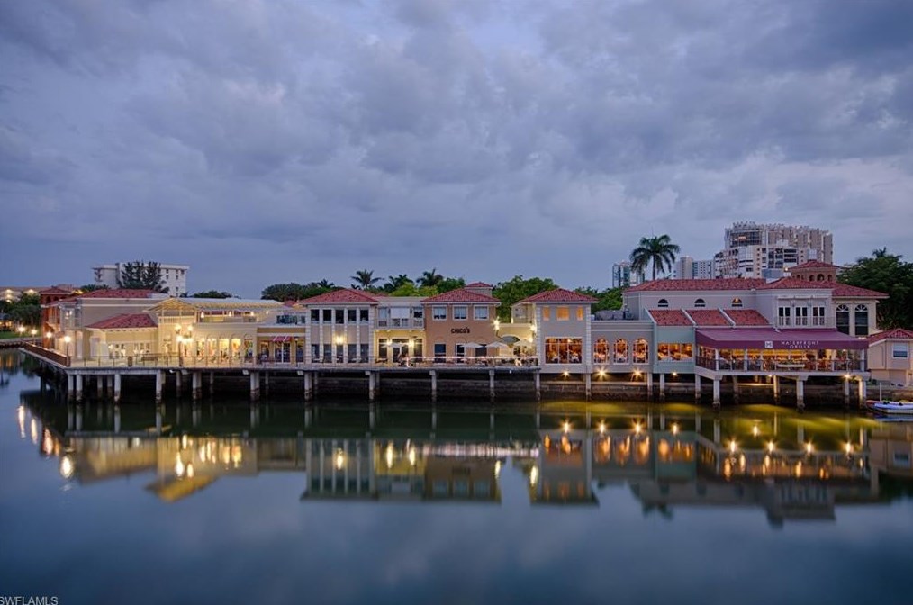 4651 Gulf Shore Blvd, Naples FL 34103-3467 exterior