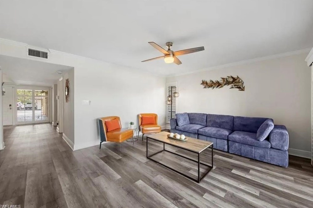 545 Lake Louise Cir #5, Naples, FL 34110
