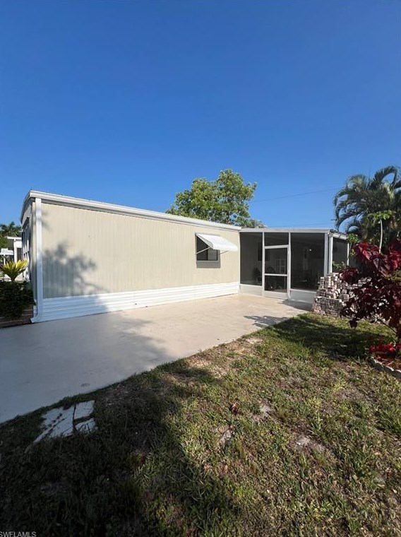 160 Grassy Key Ln, Naples, FL 34114-8435