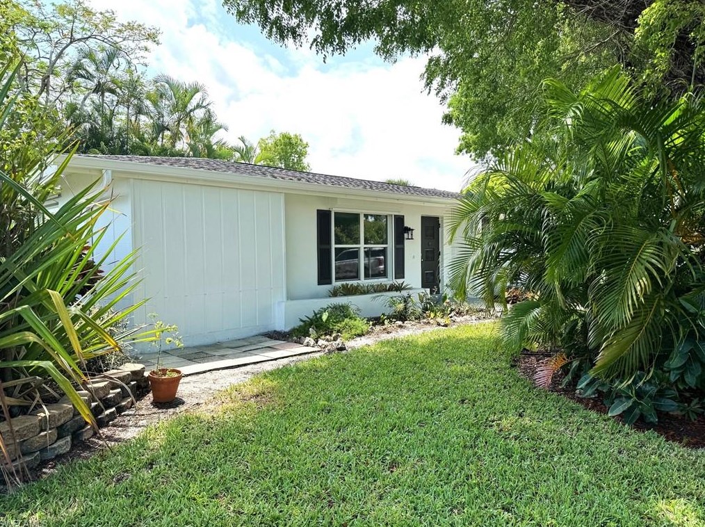 4805 Hawaii Blvd, Naples, FL 34112-3731