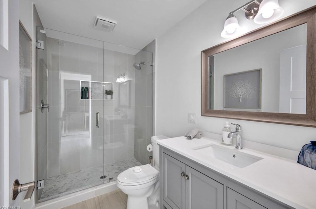 831 102 Ave, Naples FL 34108-3216 exterior