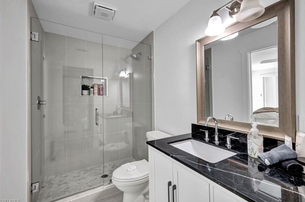 831 102 Ave, Naples FL 34108-3216 exterior