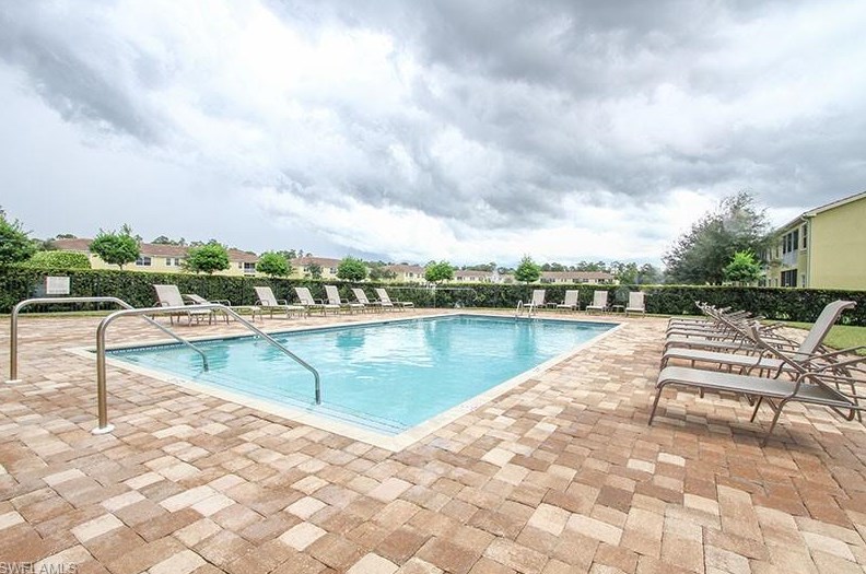 1315 Mariposa Cir, Naples FL  34105-7230 exterior