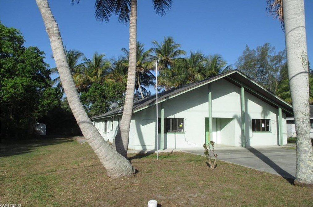 5395 Carolina Ave, Naples, FL 34113-8730