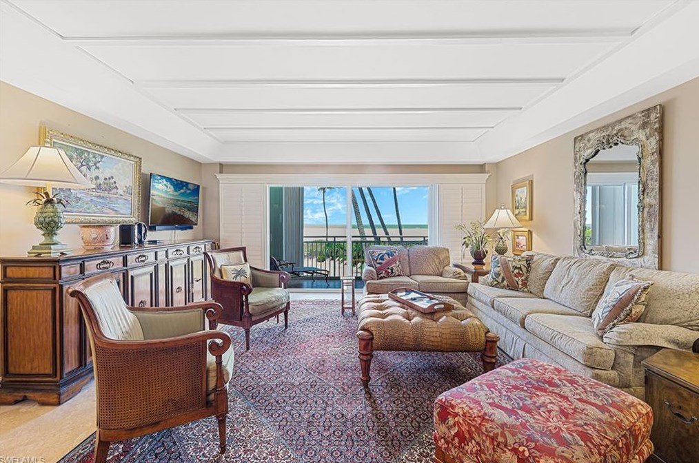 500 Saturn Ct, Marco Island, FL 34145-3106