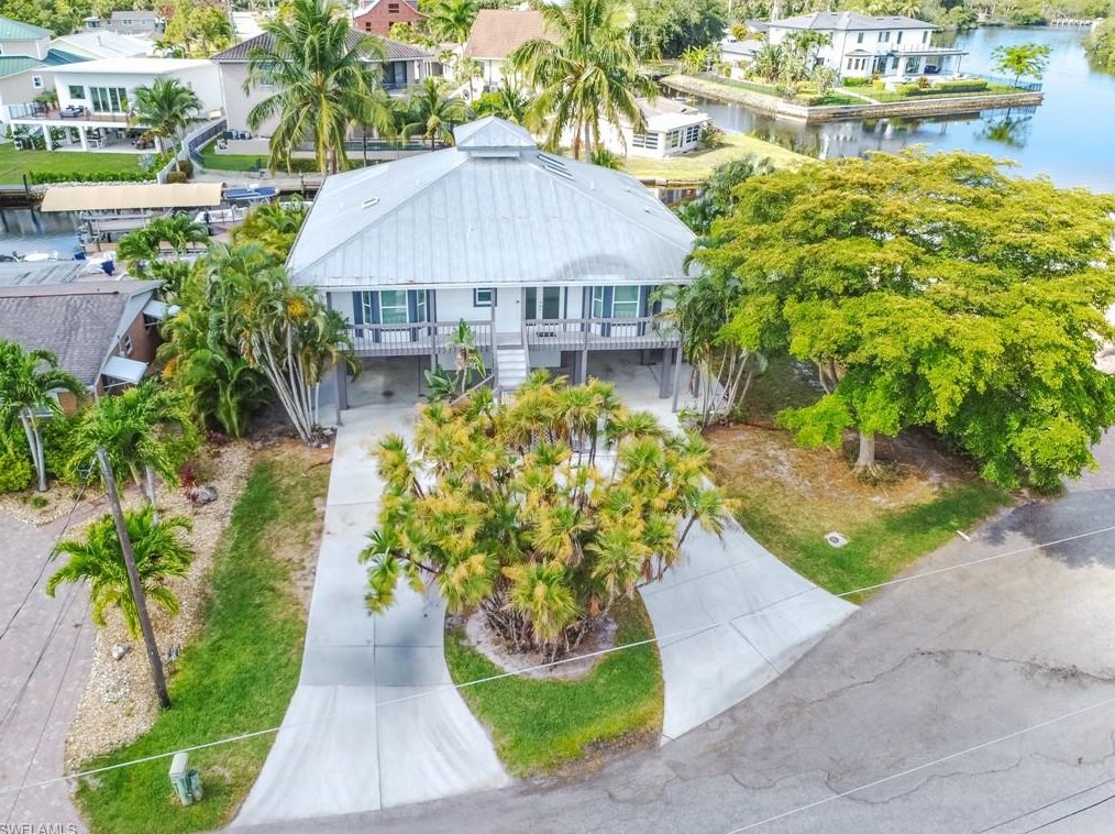 27189 Gasparilla Dr, Bonita Springs, FL 34135-4308