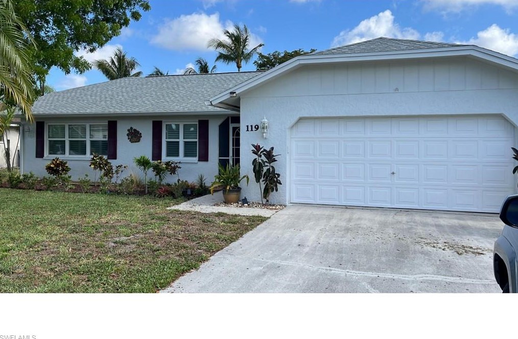 119 Madison Dr, Naples, FL 34110-1323