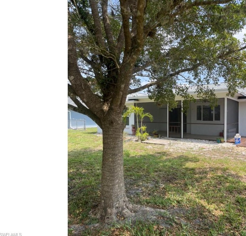 119 Madison Dr, Naples FL 34110-1323 exterior