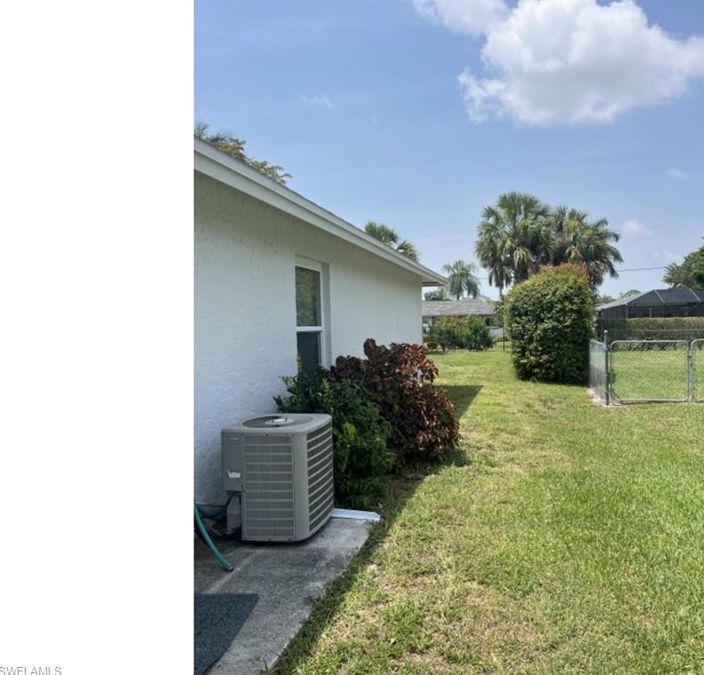 119 Madison Dr, Naples FL 34110-1323 exterior