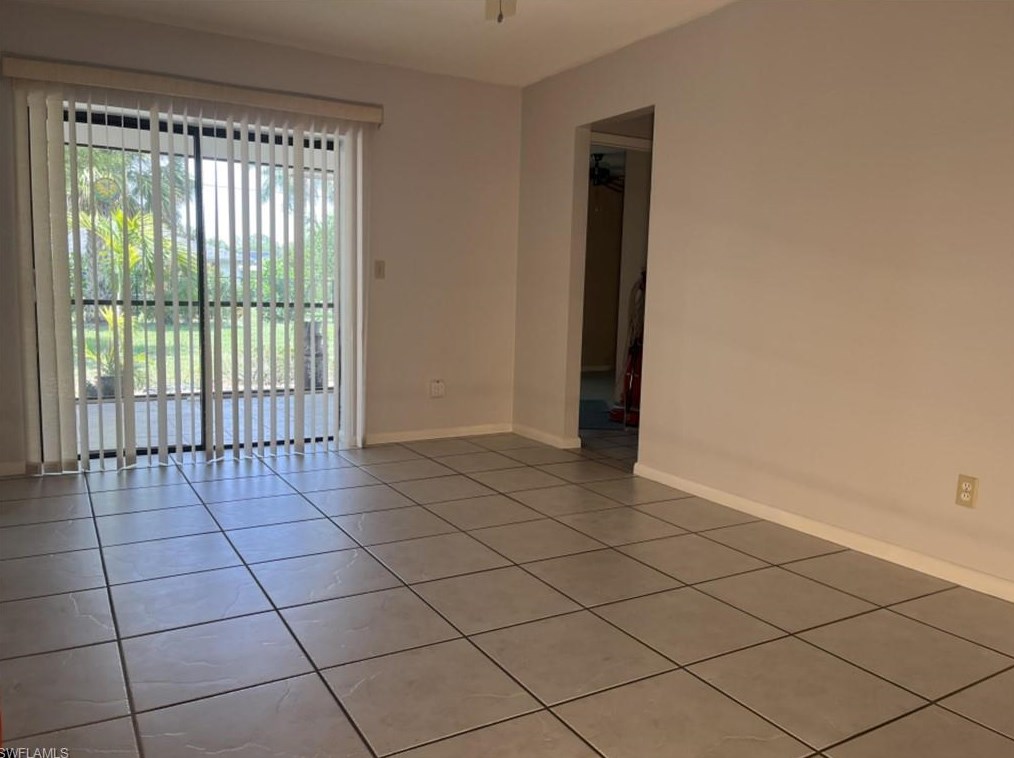 119 Madison Dr, Naples FL 34110-1323 exterior