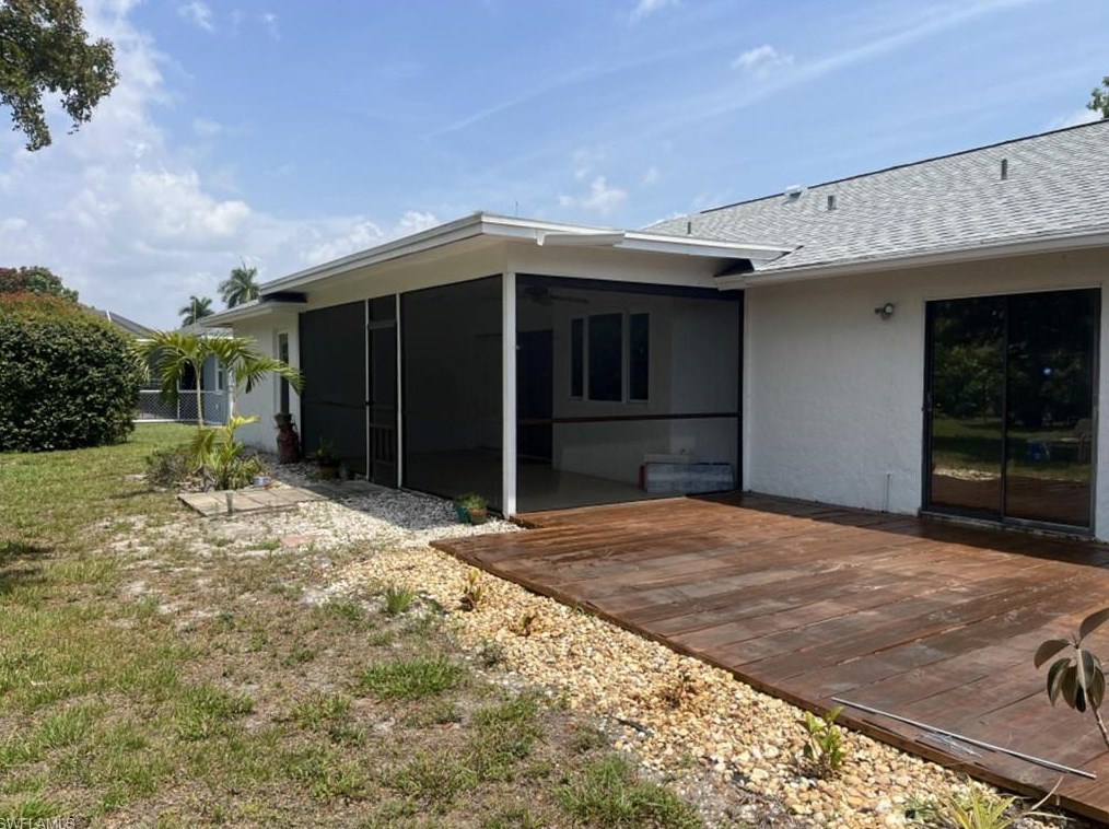 119 Madison Dr, Naples FL 34110-1323 exterior