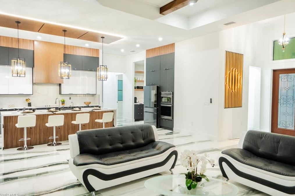 353 Golden Gate Blvd, Naples FL 34120-3739 exterior