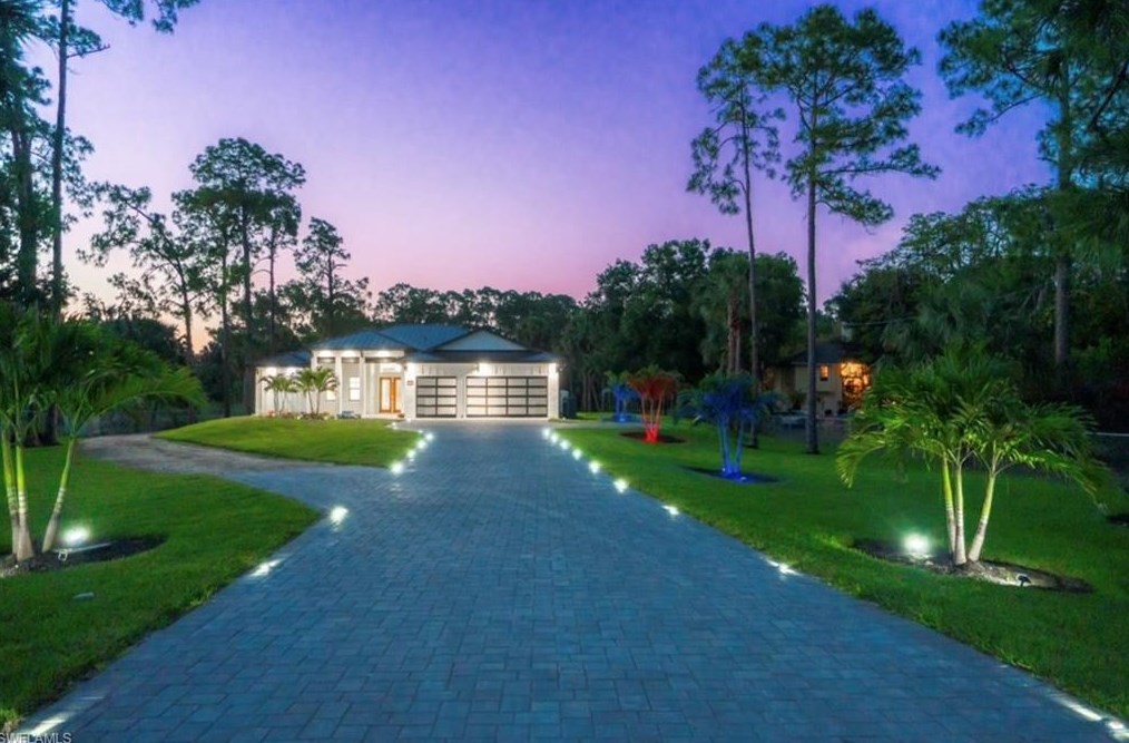 353 Golden Gate Blvd, Naples FL 34120-3739 exterior