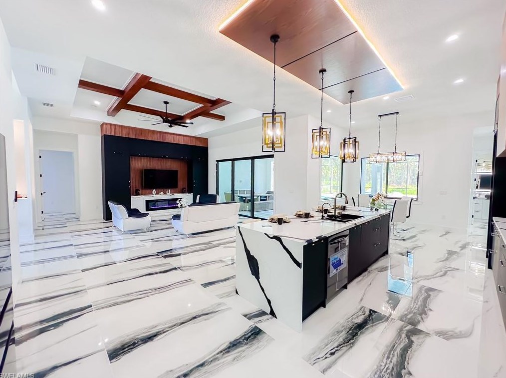 353 Golden Gate Blvd, Naples FL 34120-3739 exterior